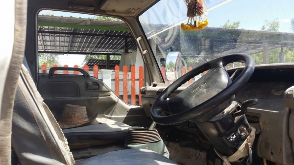 **400,000 บ.ต่อรอง///6ล้อดั้มดิน5คิว ISUZU-120 หัวการ์ตูน **ขาย ISUZU-120แรง ประกอบ 6ล้อดั้มดิน5คิว ช่วงล่างใหญ่ พร้อมลุย ISUZU FRR32G1 (คัสซีDEGA) วางเครื่อง4HF1-120แรงฝาขาว เกียร์สั้น เครื่องดี แน่น แรงดี ครับ เกียร์ดีไม่หลุด เกียร์สั้น เข้าง่าย ครับ ช่