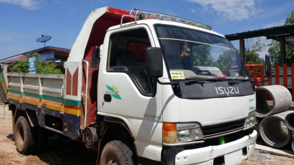 **400,000 บ.ต่อรอง///6ล้อดั้มดิน5คิว ISUZU-120 หัวการ์ตูน **ขาย ISUZU-120แรง ประกอบ 6ล้อดั้มดิน5คิว ช่วงล่างใหญ่ พร้อมลุย ISUZU FRR32G1 (คัสซีDEGA) วางเครื่อง4HF1-120แรงฝาขาว เกียร์สั้น เครื่องดี แน่น แรงดี ครับ เกียร์ดีไม่หลุด เกียร์สั้น เข้าง่าย ครับ ช่