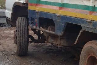 **400,000 บ.ต่อรอง///6ล้อดั้มดิน5คิว ISUZU-120 หัวการ์ตูน **ขาย ISUZU-120แรง ประกอบ 6ล้อดั้มดิน5คิว ช่วงล่างใหญ่ พร้อมลุย ISUZU FRR32G1 (คัสซีDEGA) วางเครื่อง4HF1-120แรงฝาขาว เกียร์สั้น เครื่องดี แน่น แรงดี ครับ เกียร์ดีไม่หลุด เกียร์สั้น เข้าง่าย ครับ ช่