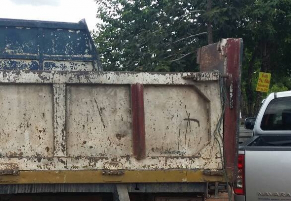 **400,000 บ.ต่อรอง///6ล้อดั้มดิน5คิว ISUZU-120 หัวการ์ตูน **ขาย ISUZU-120แรง ประกอบ 6ล้อดั้มดิน5คิว ช่วงล่างใหญ่ พร้อมลุย ISUZU FRR32G1 (คัสซีDEGA) วางเครื่อง4HF1-120แรงฝาขาว เกียร์สั้น เครื่องดี แน่น แรงดี ครับ เกียร์ดีไม่หลุด เกียร์สั้น เข้าง่าย ครับ ช่