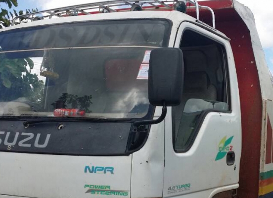 **400,000 บ.ต่อรอง///6ล้อดั้มดิน5คิว ISUZU-120 หัวการ์ตูน **ขาย ISUZU-120แรง ประกอบ 6ล้อดั้มดิน5คิว ช่วงล่างใหญ่ พร้อมลุย ISUZU FRR32G1 (คัสซีDEGA) วางเครื่อง4HF1-120แรงฝาขาว เกียร์สั้น เครื่องดี แน่น แรงดี ครับ เกียร์ดีไม่หลุด เกียร์สั้น เข้าง่าย ครับ ช่