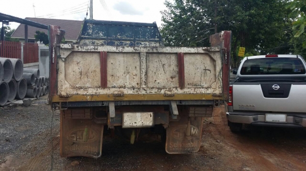 **400,000 บ.ต่อรอง///6ล้อดั้มดิน5คิว ISUZU-120 หัวการ์ตูน **ขาย ISUZU-120แรง ประกอบ 6ล้อดั้มดิน5คิว ช่วงล่างใหญ่ พร้อมลุย ISUZU FRR32G1 (คัสซีDEGA) วางเครื่อง4HF1-120แรงฝาขาว เกียร์สั้น เครื่องดี แน่น แรงดี ครับ เกียร์ดีไม่หลุด เกียร์สั้น เข้าง่าย ครับ ช่