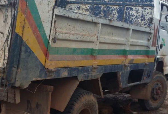 **400,000 บ.ต่อรอง///6ล้อดั้มดิน5คิว ISUZU-120 หัวการ์ตูน **ขาย ISUZU-120แรง ประกอบ 6ล้อดั้มดิน5คิว ช่วงล่างใหญ่ พร้อมลุย ISUZU FRR32G1 (คัสซีDEGA) วางเครื่อง4HF1-120แรงฝาขาว เกียร์สั้น เครื่องดี แน่น แรงดี ครับ เกียร์ดีไม่หลุด เกียร์สั้น เข้าง่าย ครับ ช่