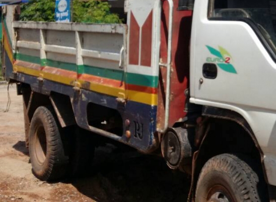 **400,000 บ.ต่อรอง///6ล้อดั้มดิน5คิว ISUZU-120 หัวการ์ตูน **ขาย ISUZU-120แรง ประกอบ 6ล้อดั้มดิน5คิว ช่วงล่างใหญ่ พร้อมลุย ISUZU FRR32G1 (คัสซีDEGA) วางเครื่อง4HF1-120แรงฝาขาว เกียร์สั้น เครื่องดี แน่น แรงดี ครับ เกียร์ดีไม่หลุด เกียร์สั้น เข้าง่าย ครับ ช่