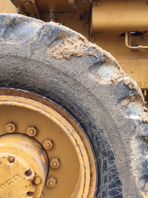 รถตักล้อยาง JH 30B สภาพนำเข้าไม่เคยผ่านการใช้งานในบ้านเรา สภาพเดิมๆจากนอก ยังไม่ทำสี ยังไม่ต่อแขน เครื่องแน่น ระบบคอลโทรลเร็ว กระบอกไม่มีเยิ้ม รถตักล้อยาง JH 30B สภาพนำเข้าไม่เคยผ่านการใช้งานในบ้านเรา สภาพเดิมๆจากนอก ยังไม่ทำสี ยังไม่ต่อแขน เครื่องแน่น ระบบคอลโทรลเร็ว กระบอกไม่มีเยิ้ม