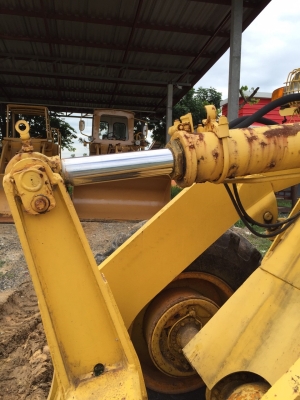 รถตักล้อยาง JH 30B สภาพนำเข้าไม่เคยผ่านการใช้งานในบ้านเรา สภาพเดิมๆจากนอก ยังไม่ทำสี ยังไม่ต่อแขน เครื่องแน่น ระบบคอลโทรลเร็ว กระบอกไม่มีเยิ้ม