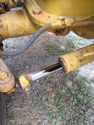 รถตักล้อยาง JH 30B สภาพนำเข้าไม่เคยผ่านการใช้งานในบ้านเรา สภาพเดิมๆจากนอก ยังไม่ทำสี ยังไม่ต่อแขน เครื่องแน่น ระบบคอลโทรลเร็ว กระบอกไม่มีเยิ้ม