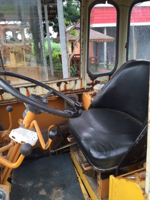 รถตักล้อยาง JH 30B สภาพนำเข้าไม่เคยผ่านการใช้งานในบ้านเรา สภาพเดิมๆจากนอก ยังไม่ทำสี ยังไม่ต่อแขน เครื่องแน่น ระบบคอลโทรลเร็ว กระบอกไม่มีเยิ้ม