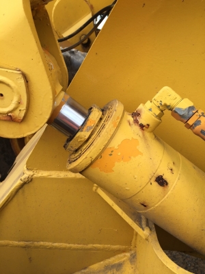 รถตักล้อยาง JH 30B สภาพนำเข้าไม่เคยผ่านการใช้งานในบ้านเรา สภาพเดิมๆจากนอก ยังไม่ทำสี ยังไม่ต่อแขน เครื่องแน่น ระบบคอลโทรลเร็ว กระบอกไม่มีเยิ้ม