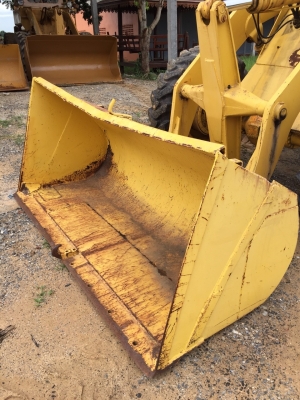 รถตักล้อยาง JH 30B สภาพนำเข้าไม่เคยผ่านการใช้งานในบ้านเรา สภาพเดิมๆจากนอก ยังไม่ทำสี ยังไม่ต่อแขน เครื่องแน่น ระบบคอลโทรลเร็ว กระบอกไม่มีเยิ้ม