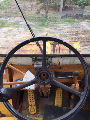 รถตักล้อยาง JH 30B สภาพนำเข้าไม่เคยผ่านการใช้งานในบ้านเรา สภาพเดิมๆจากนอก ยังไม่ทำสี ยังไม่ต่อแขน เครื่องแน่น ระบบคอลโทรลเร็ว กระบอกไม่มีเยิ้ม