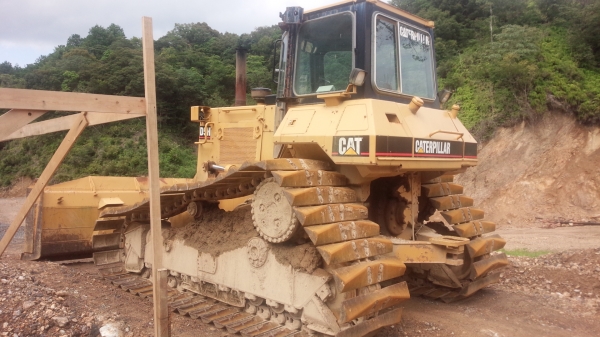 รถดัน Caterpillar D5H #4KD04190up รถนอก สนใจสั่งนำเข้าโทร. 080-6565422 (หนิง)