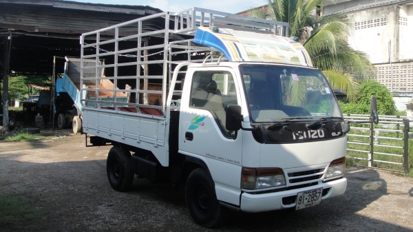 ISUZU NKR หัวการ์ตูน เครื่อง4JB1(88แรง)เครื่องแน่น ยางดี คัสฃีสวย ราคาถูก
