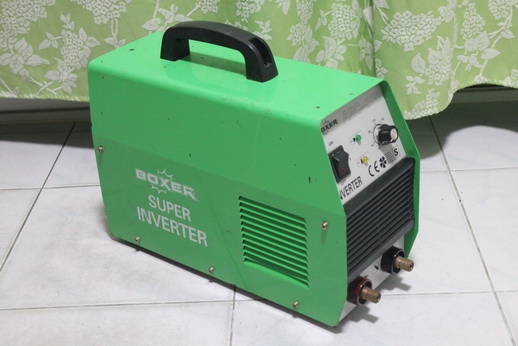 ตู้เชื่อมอินเวอร์เตอร์ BOXER ARC 200 สภาพดีพร้อมใช้งาน มีสายเชื่อมยาวๆแถมไปให้ด้วยครับ