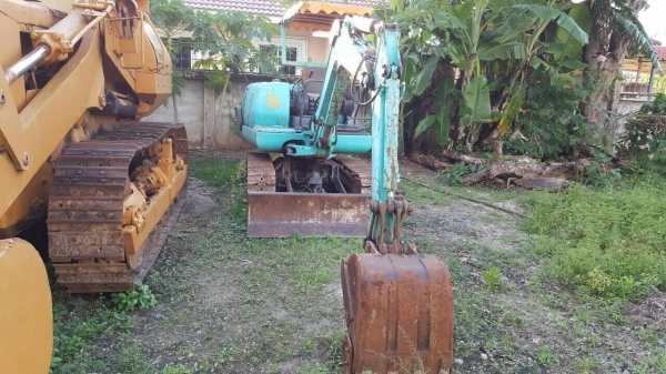 ขายแบคโฮ KOMATSU PC25-1 เอกสารสัญญาซื้อขาย รถพร้อมใช้ ราคาต่อรองได้ครับ