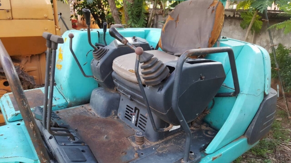 ขายแบคโฮ KOMATSU PC25-1 เอกสารสัญญาซื้อขาย รถพร้อมใช้ ราคาต่อรองได้ครับ