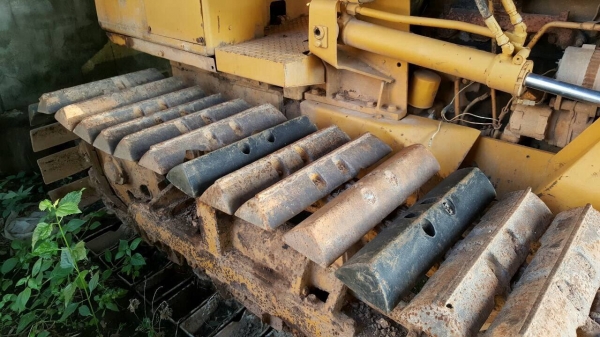 ขาย แทรคเตอร์ KOMATSU D20P-5 ตีนเป็ด ใช้งานได้ดี เครื่องดี ช่วงล่างเต็ม ราคาต่อรองได้ ขาย แทรคเตอร์ KOMATSU D20P-5 ตีนเป็ด ใช้งานได้ดี เครื่องดี ช่วงล่างเต็ม ราคาต่อรองได้