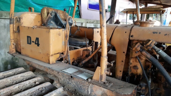 ขาย แทรคเตอร์ CAT D4 รถใช้งานอยู่เป็นประจำ เครื่องดี ช่วงล่างเต็ม เอกสารสัญญาซื้อขาย