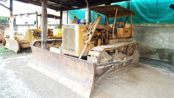 ขาย แทรคเตอร์ CAT D4 รถใช้งานอยู่เป็นประจำ เครื่องดี ช่วงล่างเต็ม เอกสารสัญญาซื้อขาย