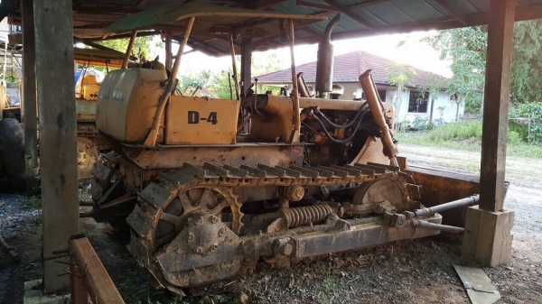 ขาย แทรคเตอร์ CAT D4 รถใช้งานอยู่เป็นประจำ เครื่องดี ช่วงล่างเต็ม เอกสารสัญญาซื้อขาย