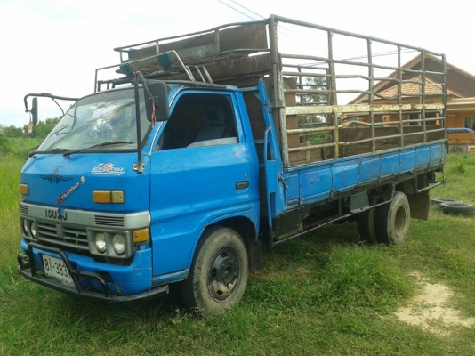 หกล้อสวยๆๆมาแล้วนะครับเครื่อง100แรง เสิรมแหนบ พร้อมบรรทุกแล้วนะ