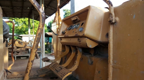 ขายแทรคเตอร์ KOMATSU D50S-16 เอกสารสัญญาซื้อขาย รถพร้อมใช้ ราคาต่อรองได้