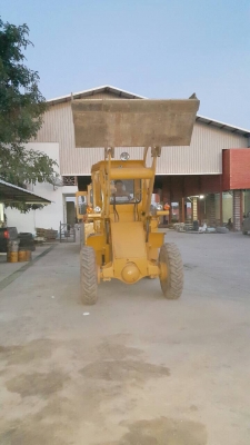 รถตักล้อยางเอวอ่อนสวยๆครับโทร0827407148 รถตักล้อยางเอวอ่อนสวยๆครับโทร0827407148