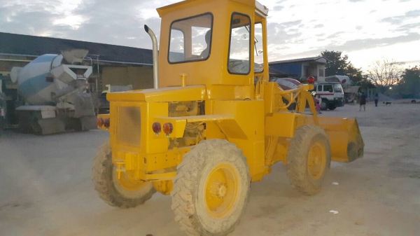 รถตักล้อยางเอวอ่อนสวยๆครับโทร0827407148 รถตักล้อยางเอวอ่อนสวยๆครับโทร0827407148