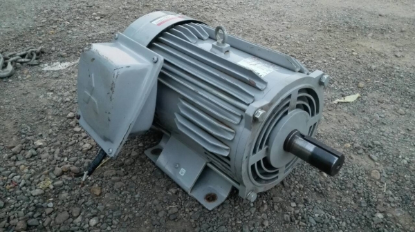 ****** Sold Out!! ****** มอเตอร์ Mitsubishi 7.5 HP. 220 V. ไฟบ้าน สภาพใหม่ 98\% แทบไม่ได้ใช้งาน เดิมๆวิ่งเงียบ จัดส่งฟรีทั่วประเทศครับ!!