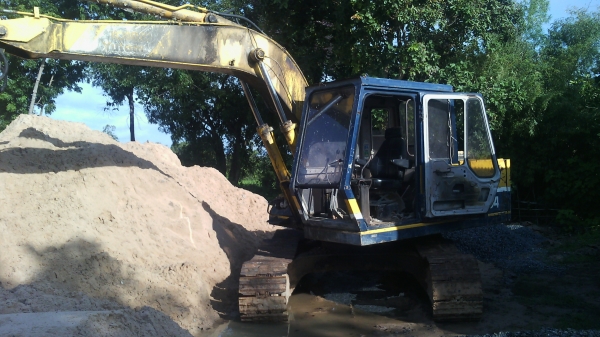 ขายรถแบ็คโฮ  KOBELCO  SK  04