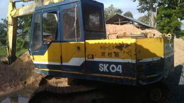ขายรถแบ็คโฮ  KOBELCO  SK  04