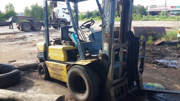 ขาย โฟลค์ลิฟ KOMATSU -11สภาพพร้อมใช้งาน เครื่องเกียร์ดี เอกสารสัญญาซื้อขาย