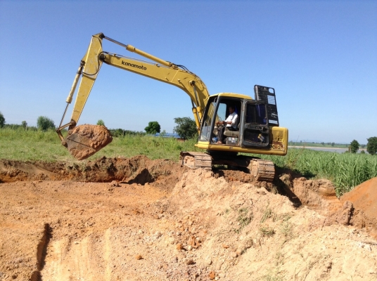 ขาย KOMATSU 120-6 สภาพเก่านอก รถสวย ไฟฟ้าครบ เครื่องปั้มดี เยี่ยม เอกสารใบอินวอยซ์