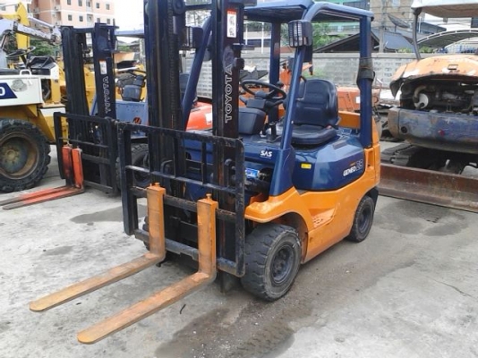 ขายรถโฟร์คลิฟท์ TOYOTA รุ่น7FD 25  ขายถูกด่วน