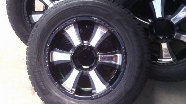 ขายแม็คขอบ 18 พร้อมยางปี 11 265/60R18  ขายยกชุด 7,000  บาท