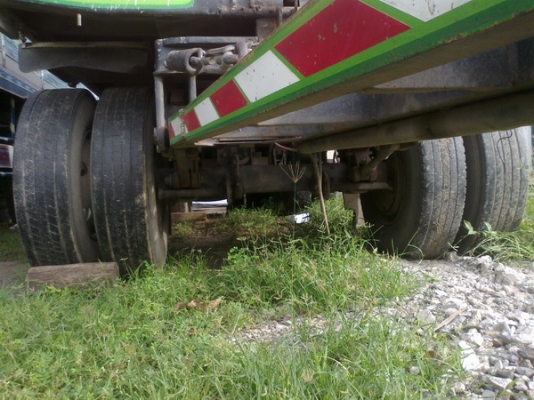 ขายลูกพ่วง 3 เพลา ไม่ดั้มปี 53 อู่ ST ยาว 6.8 เมตร พร้อมใช้งาน ขายลูกพ่วง 3 เพลา ไม่ดั้มปี 53 อู่ ST ยาว 6.8 เมตร พร้อมใช้งาน