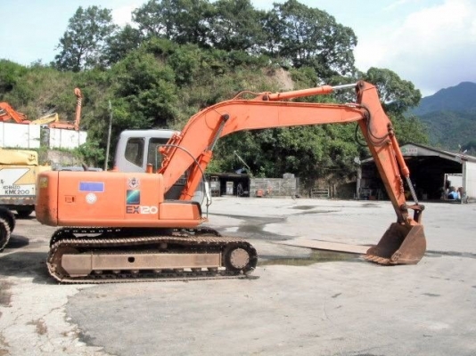 Hitachi EX120-5E เก่าญี่ปุ่น มีไลน์หัวกระแทก รถปี1999 ตัวสุดท้ายของรุ่น