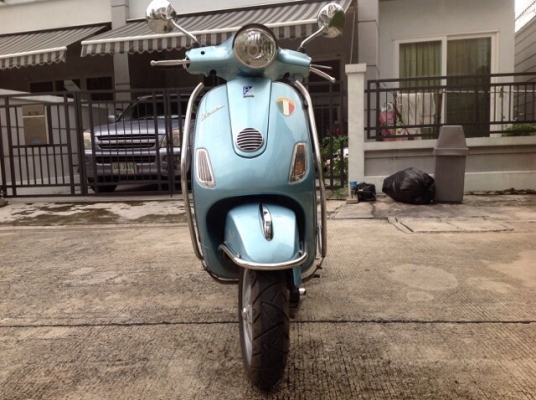 Vespa lx 125 ie สีฟ้าสวยๆ ทะเบียนพร้อมโอนภาษีหมดปี59