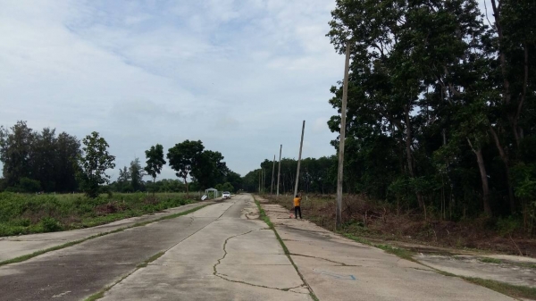 ที่ดินสวยๆ แถวโพรงอากาศ ที่ดินสวยๆ แถวโพรงอากาศ