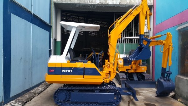 รถขุด KOMATSU รุ่น PC10-5-   แทรกเหล็ก มือสองญี่ปุ่น สวย สลักแน่น ทุกส่วน  มือถือ/LINE ID: 0818753444