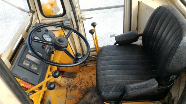 มาใหม่ รถตัก KOMATSU 510 กรองเดี่ยว ซีเรียลสูง นำเข้าจากญี่ปุ่น โทร. 090-986-2521 อ๊อบ มาใหม่ รถตัก KOMATSU 510 กรองเดี่ยว ซีเรียลสูง นำเข้าจากญี่ปุ่น โทร. 090-986-2521 อ๊อบ