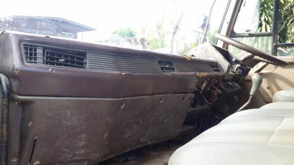 ขายด่วนรถเทนเลอรหลง 2เพลาถอดกำลังเอาไว้เครือง170แรง ขายด่วนรถเทนเลอรหลง 2เพลาถอดกำลังเอาไว้เครือง170แรง