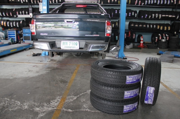 ยาง DUNLOP GRANDTEK PT2 245/70R16