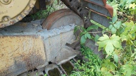 ขายรถดันดิน D5H สภาพสวยพร้อมใช้นำเข้าจาก Japan สนใจติดต่อ อำพล 090-9694506, 080-3031241