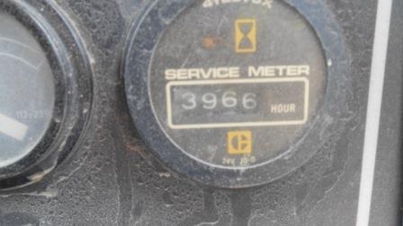 ขายรถดันดิน D5H สภาพสวยพร้อมใช้นำเข้าจาก Japan สนใจติดต่อ อำพล 090-9694506, 080-3031241