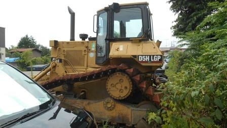 ขายรถดันดิน D5H สภาพสวยพร้อมใช้นำเข้าจาก Japan สนใจติดต่อ อำพล 090-9694506, 080-3031241