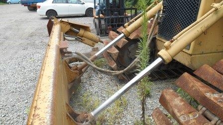 ขายรถดันดิน D5H สภาพสวยพร้อมใช้นำเข้าจาก Japan สนใจติดต่อ อำพล 090-9694506, 080-3031241