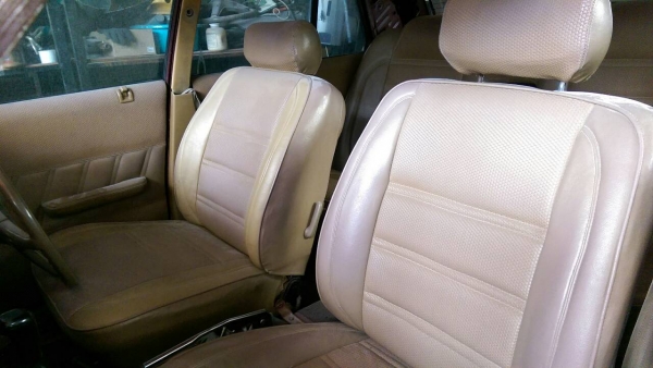 ขายเบาะคู่หน้าและเบาะหลังของ toyota crown ms111