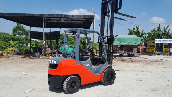 ขายรถยก3ตันรุ่นล่าสุดออโต้แรงขาดใจ