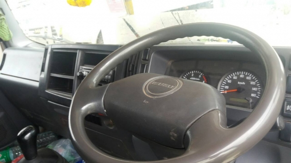 หกล้อ อีซูซ NQR175ปี53ช่วงยาว5.50ม รถสภาพดีสวยจัดบางเดิมทั้งคัน ทะเบียนพร้อมโอน ขายราคา 795,000บ รถสวยน่าใช้ หกล้อ อีซูซ NQR175ปี53ช่วงยาว5.50ม รถสภาพดีสวยจัดบางเดิมทั้งคัน ทะเบียนพร้อมโอน ขายราคา 795,000บ รถสวยน่าใช้